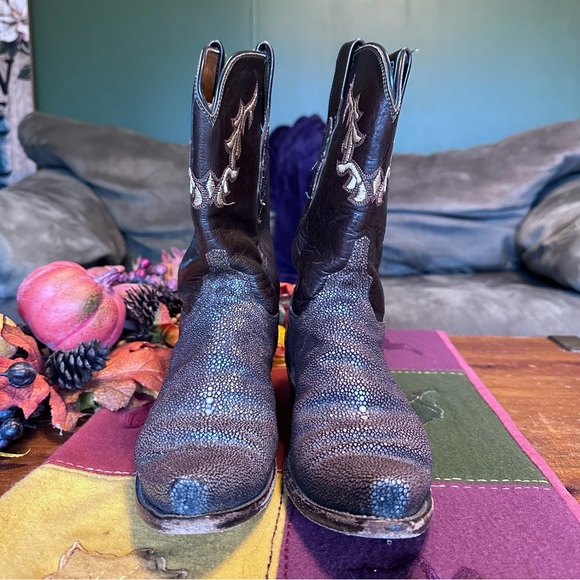 Lucchese 1883 Stingray Snip Toe Boot - Picture 2 of 11